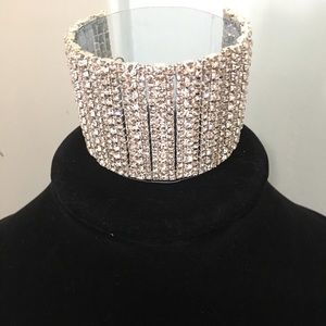 Get a free gift too! Holiday bracelet